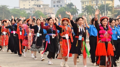 เตวียนกวางสร้างสภาพแวดล้อมทางการศึกษาที่อุดมไปด้วยมนุษยธรรมและเอกลักษณ์ประจำชาติ