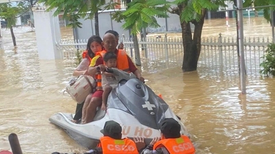 คณะกรรมการบริหารอ่าวนาตรังชื่นชมกำลังพลที่เข้าร่วมภารกิจกู้ภัยและบรรเทาทุกข์ในช่วงน้ำท่วม