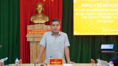 Секретар провінційної партії Хо Ван Нієн працює з Постійним комітетом партійного комітету комуни Тай Тра