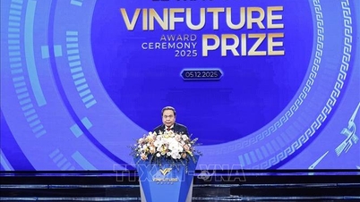 ประธานรัฐสภาเข้าร่วมพิธีมอบรางวัล VinFuture ประจำปี 2568