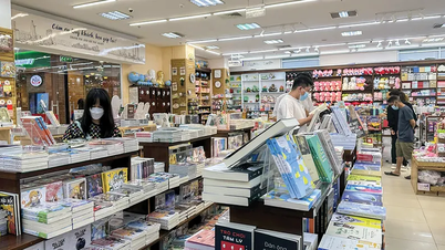 O mercado de presentes de Natal começa