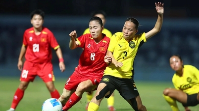 U22ベトナムはトレーニングの合間を縫って女子チームがマレーシアに勝利するのを観戦した。