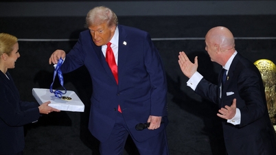 ພິທີຈັບສະຫລາກບານໂລກ 2026: ລາງວັນແຊ້ມປະກົດຂຶ້ນເທິງເວທີ