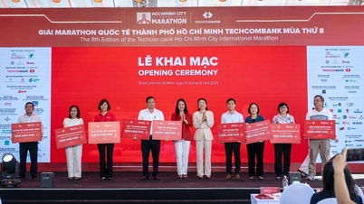 ពិធីបើកការរត់ម៉ារ៉ាតុងអន្តរជាតិ Techcombank ទីក្រុងហូជីមិញ លើកទី៨