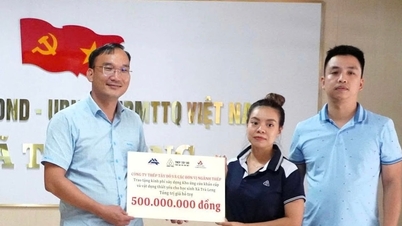 Dukung pembangunan gudang darurat dan pemberian bingkisan senilai 500 juta VND kepada siswa di komune Tra Leng