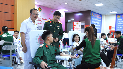 Sôi nổi ngày hội hiến máu ở Bệnh viện Quân y 354