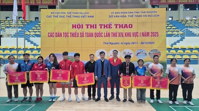 La delegación deportiva de Lai Chau tuvo el honor de recibir la bandera de "Unidad con logros excelentes" en la competencia deportiva...