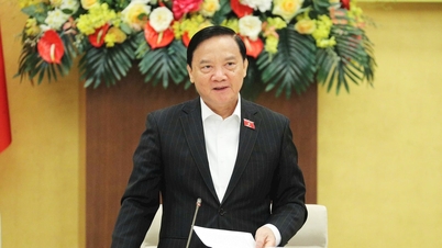 អនុប្រធានរដ្ឋសភា Nguyen Khac Dinh ចូលរួមសម័យប្រជុំពេញអង្គនៃគណៈកម្មាធិការច្បាប់ និងយុត្តិធម៌។