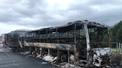 Khanh Hoa: Drei Autos kollidierten auf der Autobahn Van Phong – Nha Trang und gerieten in Brand.