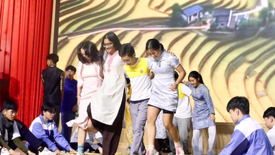 Výměny mezi střední školou Lao Cai pro nadané děti a střední školou Victoria (Singapur)