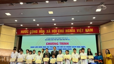 Özel ve zor şartlardaki çocukları desteklemek için 735 milyon VND ödül verildi