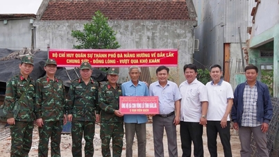 El Comando Militar de la ciudad de Da Nang se coordinó con el barrio de Dien Ban Bac para entregar 50.000 ladrillos a la gente de Dak Lak.