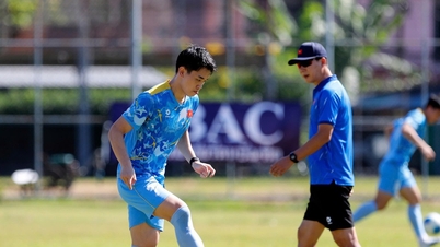 Учитель Ким впервые надевает солнцезащитные очки на «урок», снова появляется Сюань Бак: U.23 Вьетнам должен быть осторожен в одном...