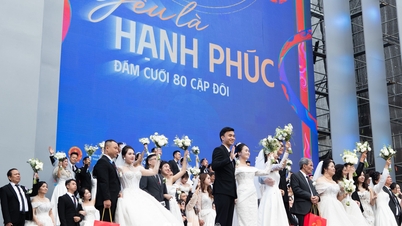 Touching stories at the wedding ceremony of 80 couples at the Happy Vietnam Festival