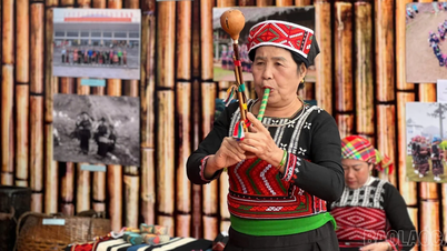 Suara terompet hantu bergema selamanya