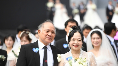 Vietnam Happy Fest 2025 opens with a bustling atmosphere at Hoan Kiem Lake