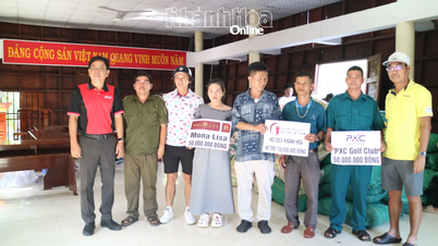 Surat Kabar, Radio, dan Televisi Khanh Hoa dan Asosiasi Golf Khanh Hoa memberikan 602 hadiah untuk mendukung masyarakat di komunitas Nam Khanh Vinh.