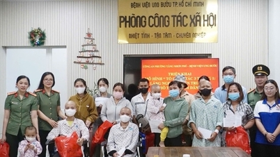 SOS 앱 홍보하고 암 어린이들에게 선물 300개 전달