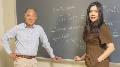 តារាគណិតវិទ្យាលាឈប់ពីការងារជាសាស្រ្តាចារ្យនៅសកលវិទ្យាល័យ ដើម្បីបម្រើនិស្សិតអាយុ២៤ឆ្នាំ