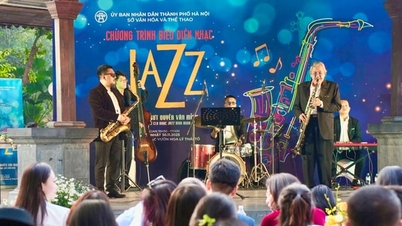 Hanoi kontynuuje projekt „Weekend Music” w Octagonal House – Ly Thai To Flower Garden