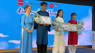 Prisutdelning för skrivtävlingen "Sagoblomma"