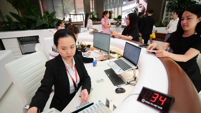 Hoe verdienen banken veel geld aan servicekosten?