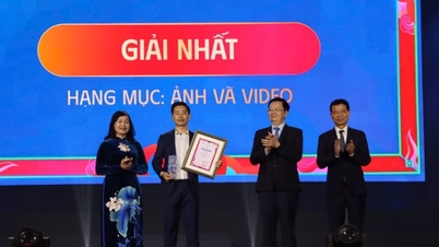 Cerimônia de entrega do Prêmio de Mídia de Direitos Humanos “Vietnã Feliz”