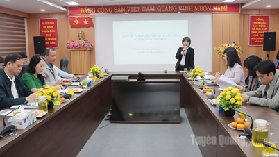 ຄະນະ​ຜູ້​ແທນ​ກະຊວງ​ການ​ເງິນ​ໄປ​ເຮັດ​ວຽກ​ຢູ່​ແຂວງ Tuyen Quang