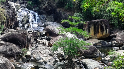 แรงบันดาลใจในการเดินทางจากการสำรวจน้ำตกและแก่งน้ำที่สวยงาม