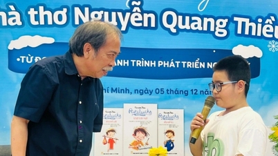 La pregunta de un alumno de cuarto grado dejó al famoso poeta "confundido"