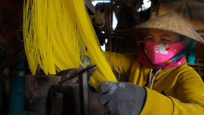 伝統的な手作り麺と春雨作り