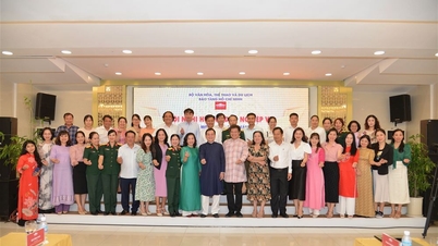 PROFESSIONAL GUIDANCE ROOM - 55 IS A BRIDGE BETWEEN THE HO CHI MINH MUSEUM AND UNITS IN THE SYSTEM OF MUSEUMS AND MEMORIAL SITES OF PRESIDENT HO CHI MINH