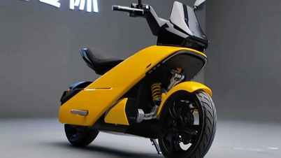 Scoox Zero X7 - دراجة نارية كهربائية فريدة من نوعها بنظام توجيه مركزي