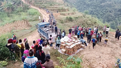 Delade ut 124 gåvor för att stödja människor i byn Ban Pho