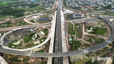 Pe 9 decembrie, două ramuri ale pasajului superior de la intersecția Long Thanh au fost deschise traficului.