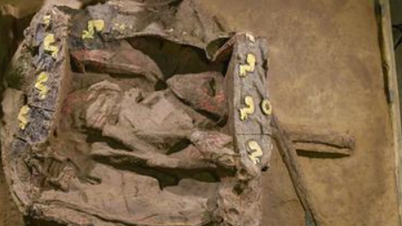 একটি প্রাচীন চীনা কবরস্থানে ২,৫০০ বছরের পুরনো একটি গাড়ি আবিষ্কার