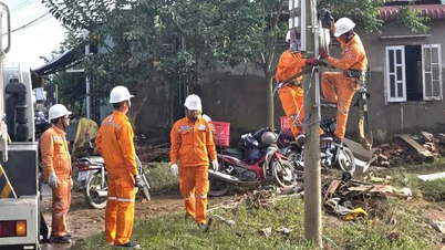 A empresa de eletricidade Lam Dong mobilizou todas as suas forças para restabelecer a energia na região.