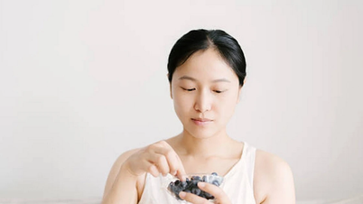 បន្ថែមអាហារទាំង 10 នេះទៅក្នុងរបបអាហាររបស់អ្នក ដើម្បីមើលទៅក្មេងជាងអាយុពិតរបស់អ្នក។