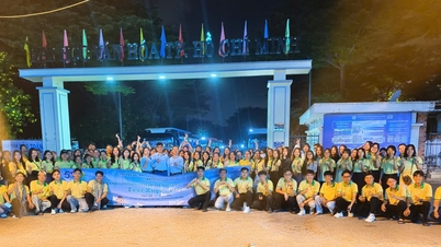 Ao levar alunos em excursões escolares durante inundações complexas, as escolas devem assinar um termo de compromisso assumindo a responsabilidade.