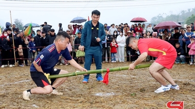 ألعاب شعبية مثيرة في مهرجان الثقافة العرقية ومهرجان البرتقال في بلدية موونغ كوي
