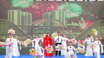 Cung Văn hóa Lao động Hữu nghị Việt Tiệp liên hoan văn nghệ các câu lạc bộ