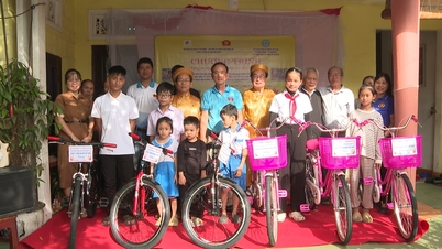 20 Fahrräder an Schüler mit dem Nachnamen Duong in schwierigen Lebenslagen gespendet.