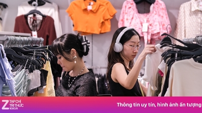 Tłumy zagranicznych turystów przybywają do Ho Chi Minh City, aby „polować” na ubrania i kosmetyki