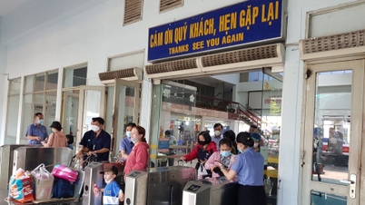 راه‌آهن‌ها بلیت‌های قطار جدید را به مسافرانی که قطارهایشان ۳ ساعت یا بیشتر تأخیر داشته باشد، تعویض و پس می‌دهند.