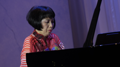 ຊອກຫາແສງສະຫວ່າງຈາກແສງຕາເວັນໃຫມ່ໃນຄອນເສີດໂດຍ pianist Bich Tra