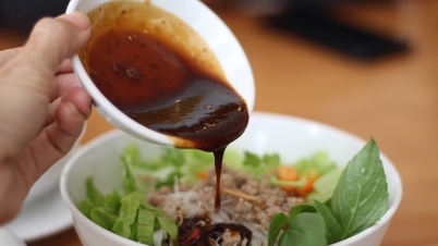 Genießen Sie Ha Giang Mais-Pho, Lang Enten-Pho, Quang Maniok-Pho und Gia Lai Zwei-Schalen-Pho bei Pho Day