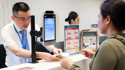 Pasagerii încep să zboare „fără hârtie” pe aeroport