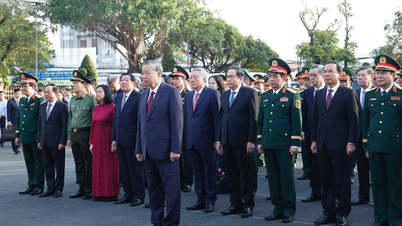 [ภาพ] เลขาธิการ อบต.ถวายธูปรำลึกวีรชนวีรชน กองพันทหารราบที่ 9