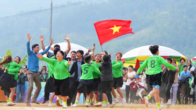 صور مبهرة لبطولة كرة القدم التي حظيت بمتابعة مليون شخص في كوانغ نينه