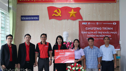 ໜັງສືພິມ ແຄ໋ງຮ່ວາ ແລະ ວິທະຍຸກະຈາຍສຽງ, ໂທລະພາບ, ເທກໂນໂລຍີ ເທຄວັນໂດ ພ້ອມດ້ວຍບັນດາໜ່ວຍບໍລິການໄດ້ມອບຄອມພິວເຕີ 6 ເຄື່ອງ ແລະ ໂທລະພາບ 6 ເຄື່ອງ ໃຫ້ແກ່ໂຮງຮຽນອະນຸບານວິງເຟືອງ 1.